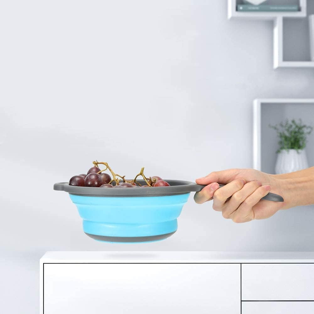 Collapsible Silicone Colander with Long Handle ā 13.6 Inch Foldable Kitchen Strainer Basket for Fruits, Vegetables, Pasta & More