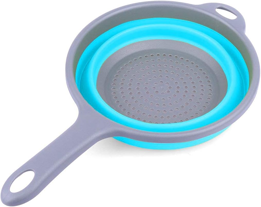 Collapsible Silicone Colander with Long Handle ā 13.6 Inch Foldable Kitchen Strainer Basket for Fruits, Vegetables, Pasta & More