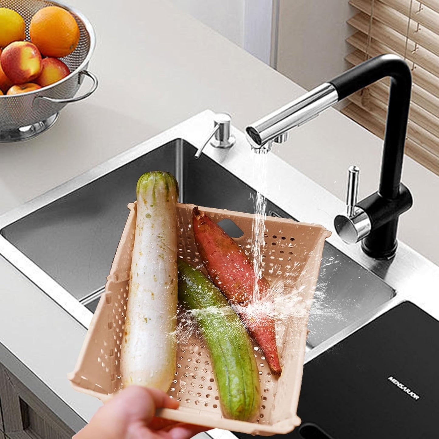 Collapsible Square Colander Basket – 8.8 Inch Foldable Kitchen Strainer for Fruits, Vegetables, Pasta & Storage